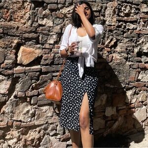 Hollister High-rise Crepe Midi Skirt in Black